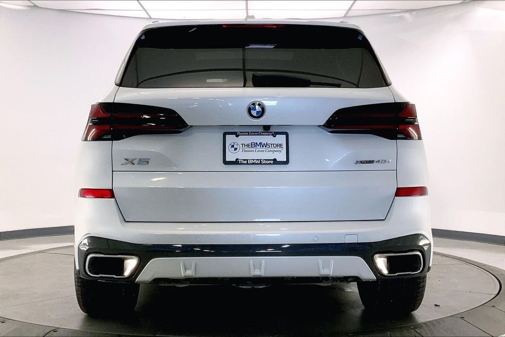 Used 2024 Mineral White Metallic BMW  image 3