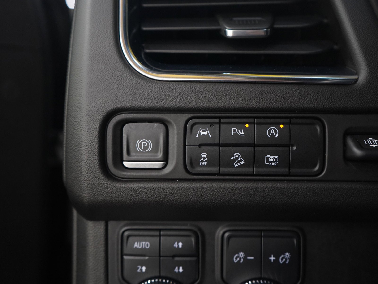 Used 2023 Sterling Metallic GMC AT4 image 29