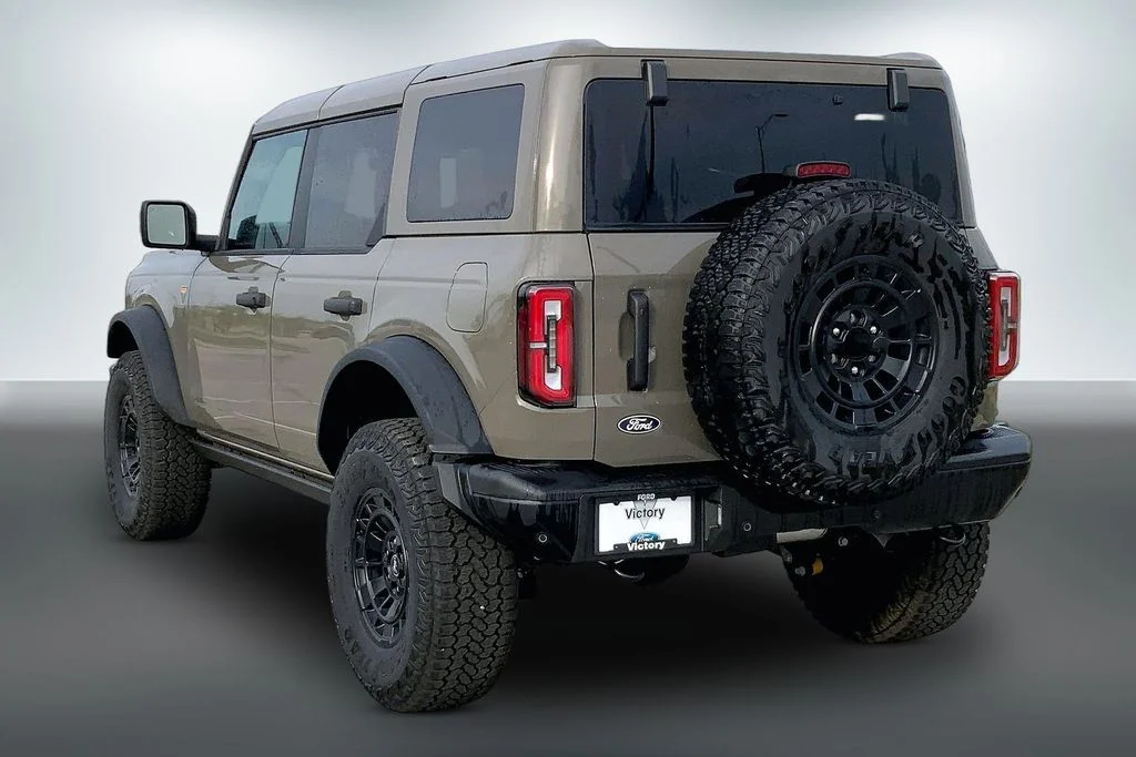 New 2026 Marsh Gray Ford Badlands image 3