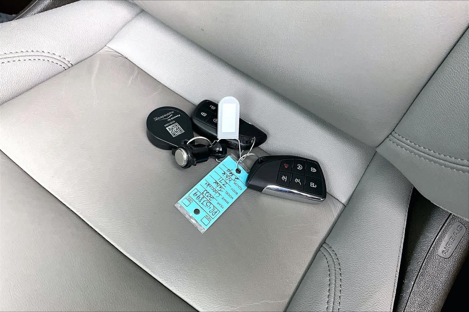 Used 2023 Summit White Chevrolet Z71 image 15