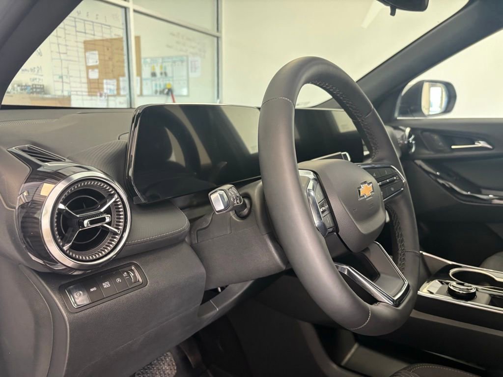 2026 Chevrolet Equinox LT - Photo 12