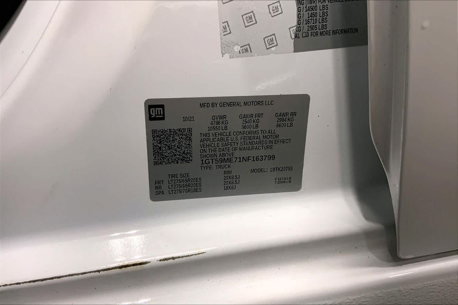 Used 2022 Summit White GMC SLE image 37