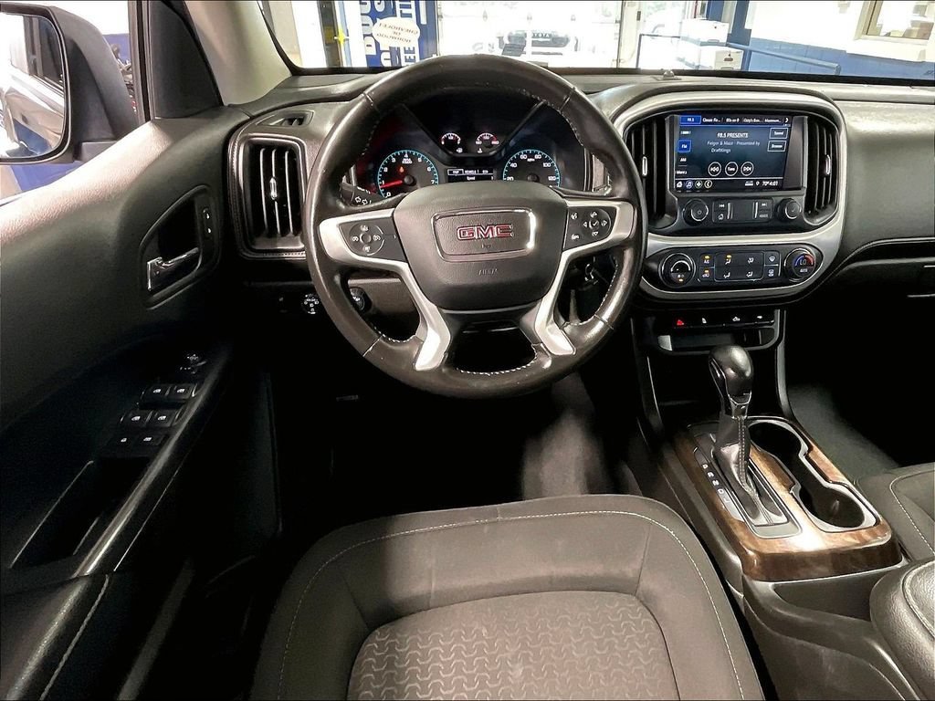 Used 2022 Onyx Black GMC Elevation image 17