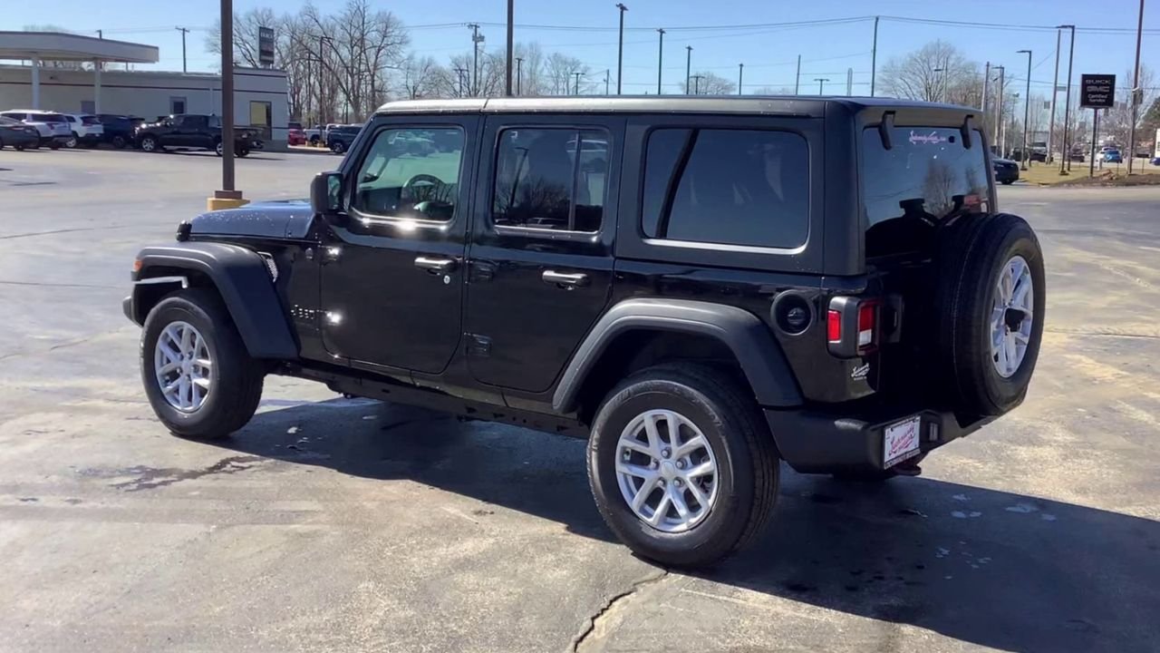 Used 2023 Black Jeep Sport S image 6
