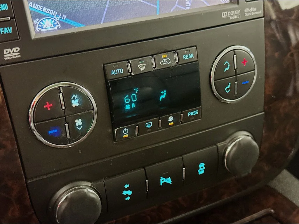 Used 2013 Black GMC Denali image 17