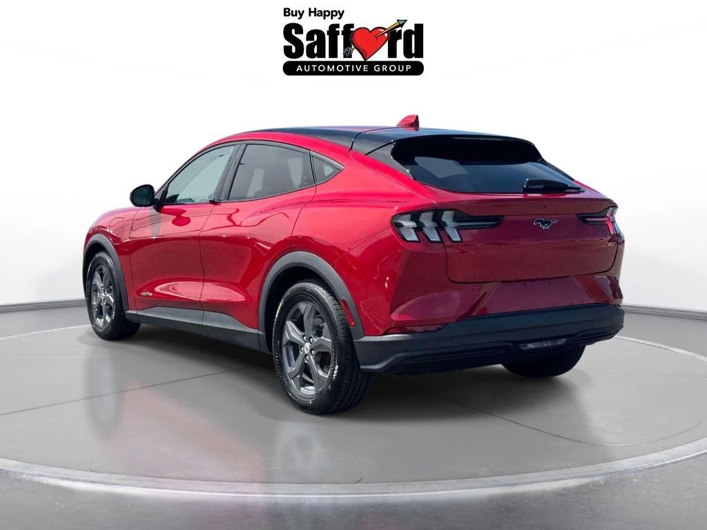Used 2022 Red Ford Select image 6