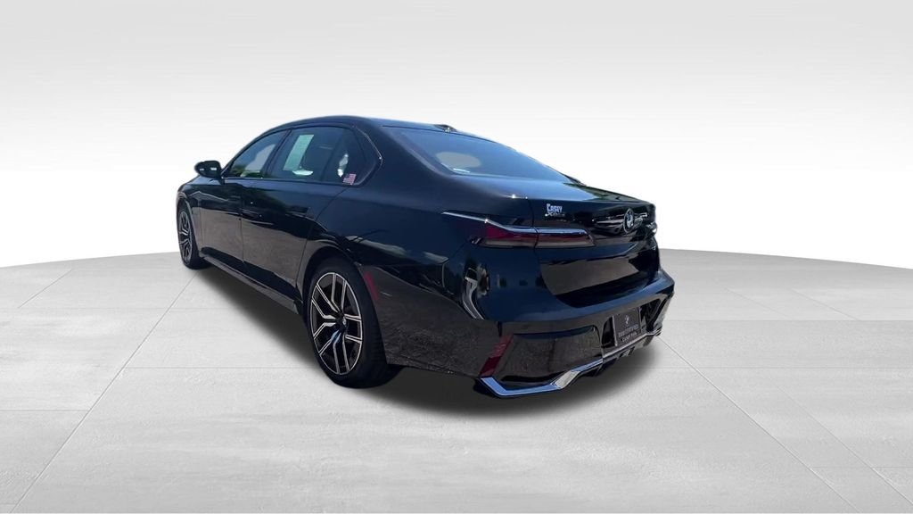 2025 BMW 7 Series 750e - Photo 15