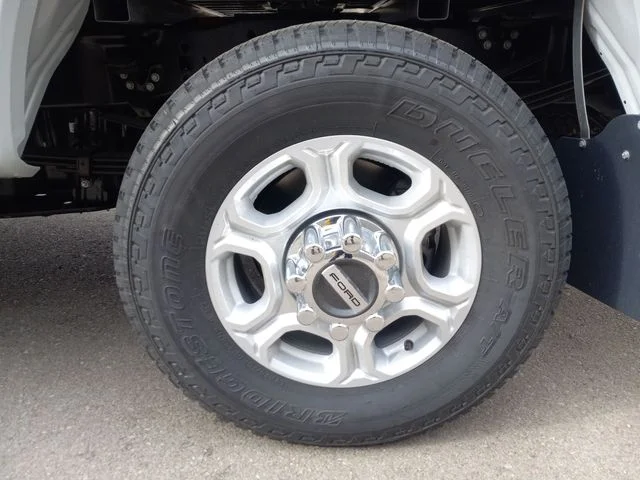 New 2026 Avalanche Ford XLT image 32