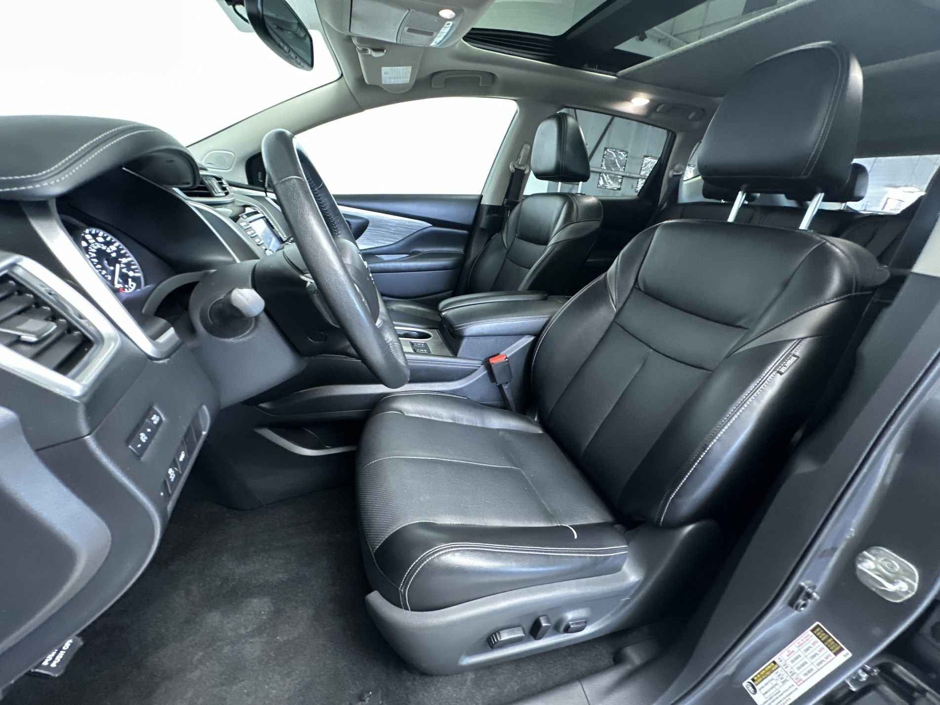Used 2018 Gun Metallic Nissan SL image 12