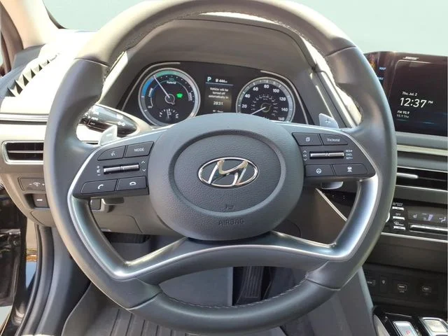 Used 2023 Black Hyundai SEL image 17