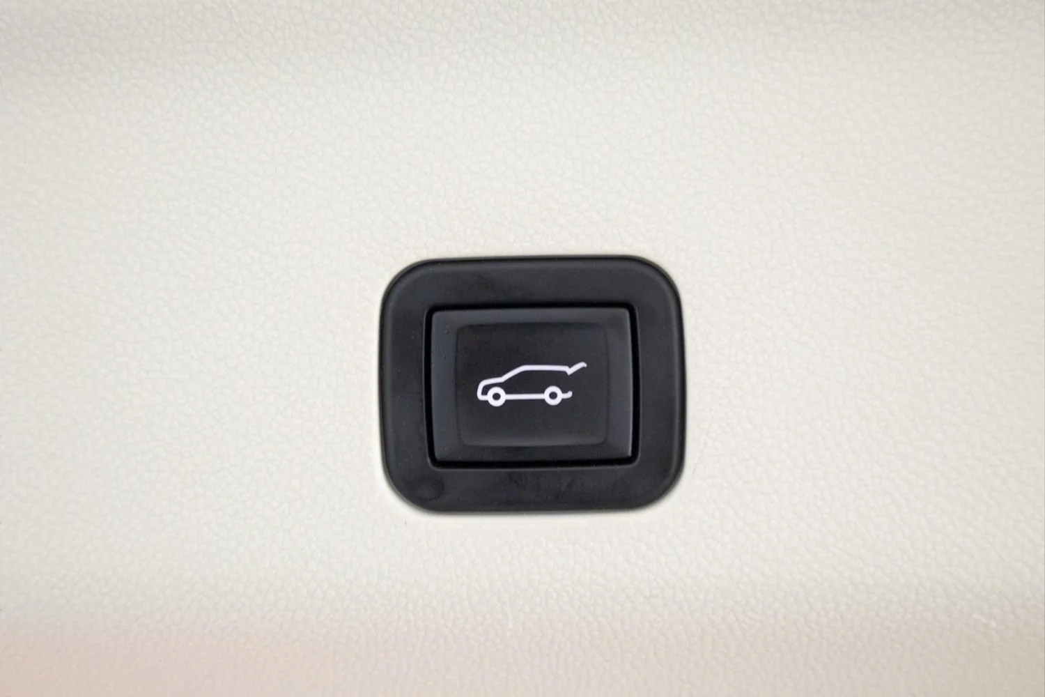 Used 2024 Crystal White Tricoat Cadillac Sport Platinum image 35