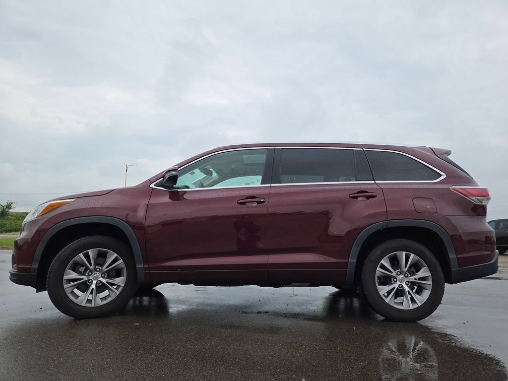 Used 2015 Ooh La La Rouge Mica Toyota XLE V6 image 22