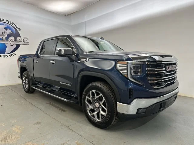 Used 2022 Blue GMC SLT image 12