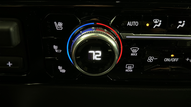 Used 2025 Titanium Rush Metallic GMC SLT image 27