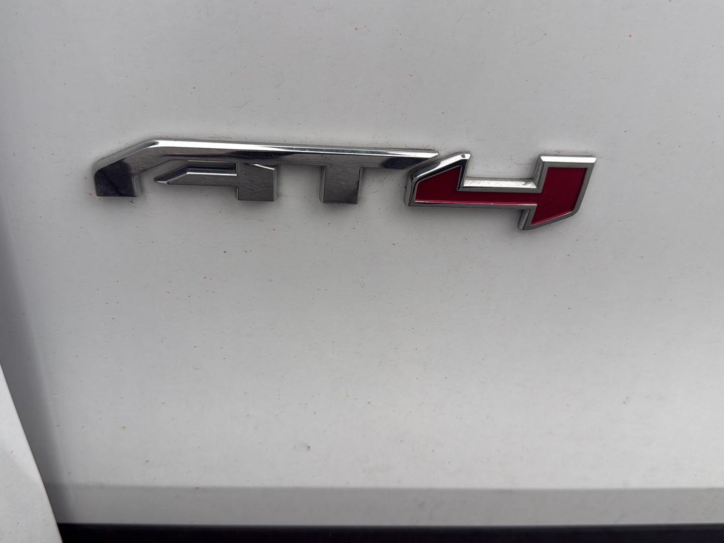 Used 2024 Summit White GMC AT4 image 22