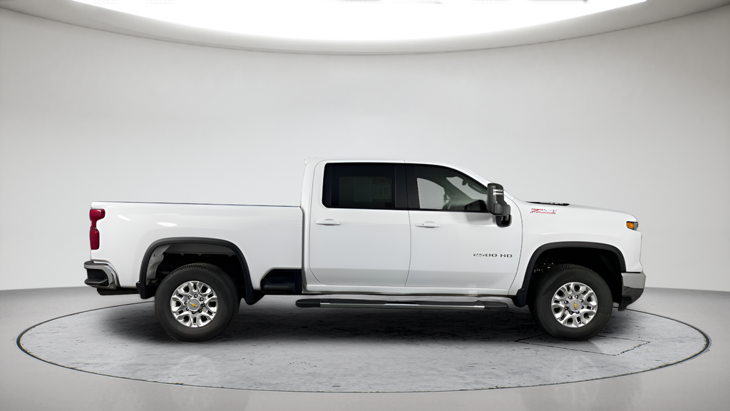 Used 2025 Summit White Chevrolet LT image 2
