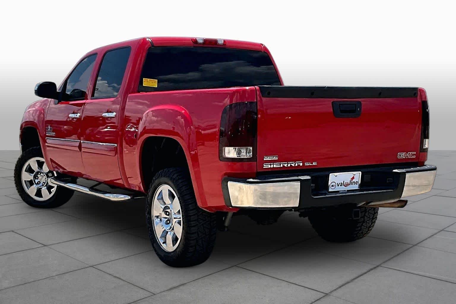 Used 2011 Fire Red GMC SLE image 11