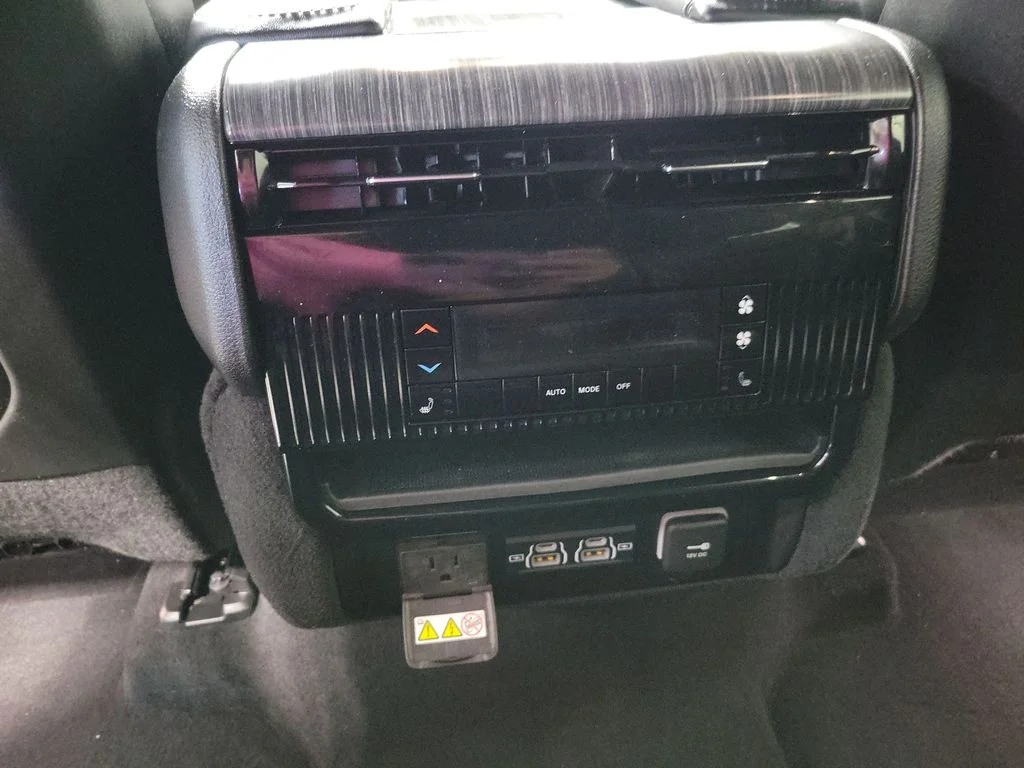 Used 2023 White Jeep Series II image 34