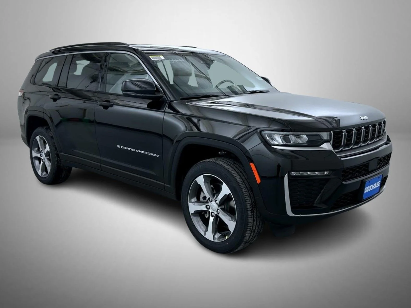New 2026 Diamond Black Crystal Pearlcoat Jeep Limited image 3