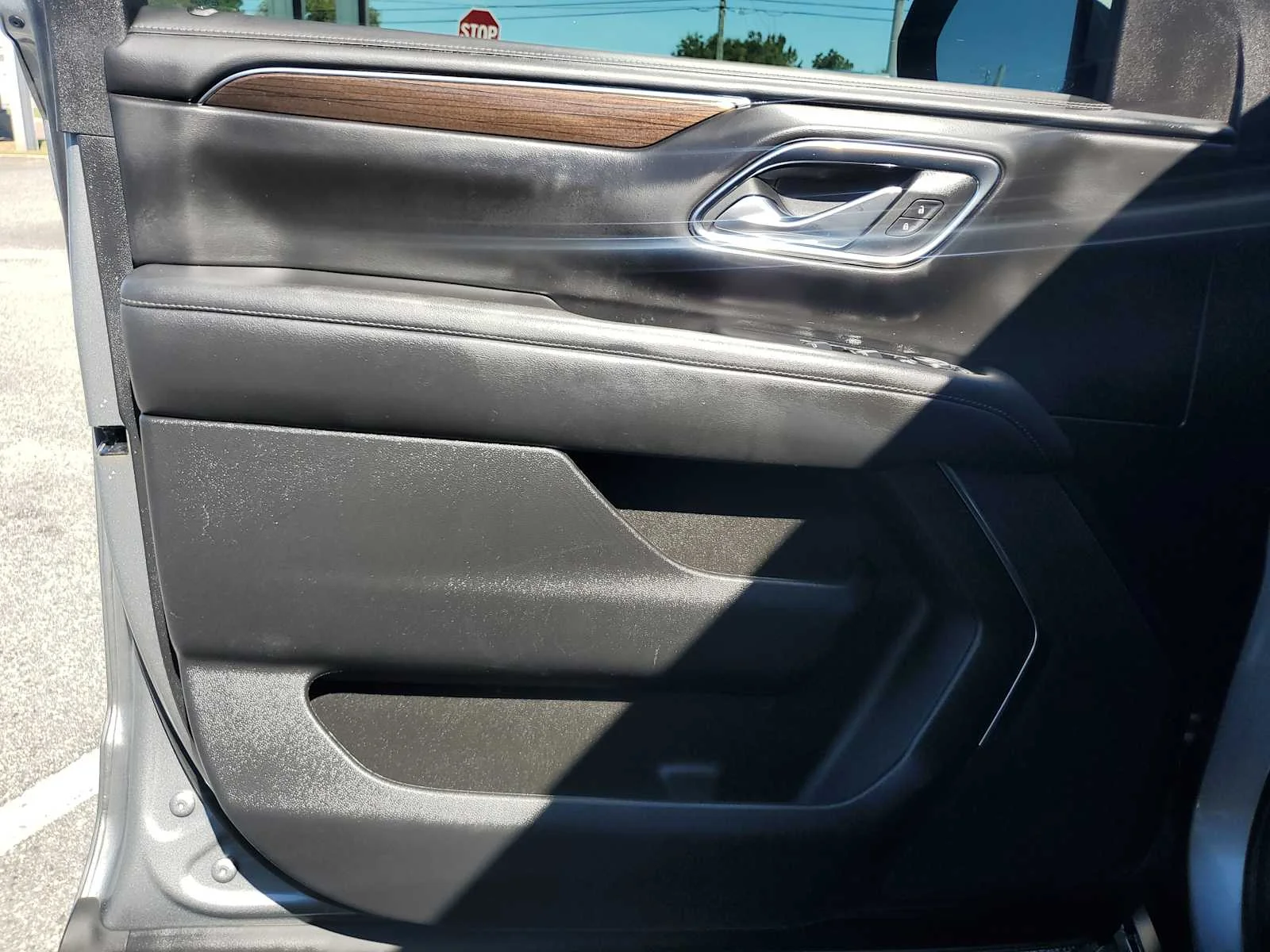 Used 2024 Sterling Metallic GMC SLE image 23