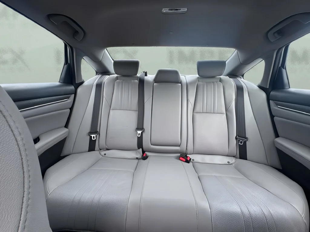 Used 2019 Silver Honda EX-L image 11