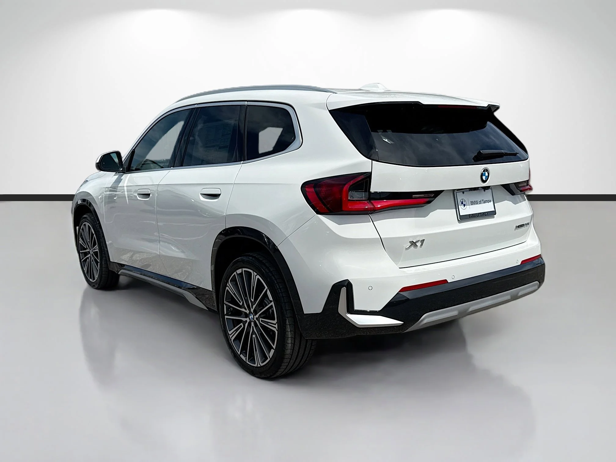 New 2026 Alpine White BMW xDrive28i image 5