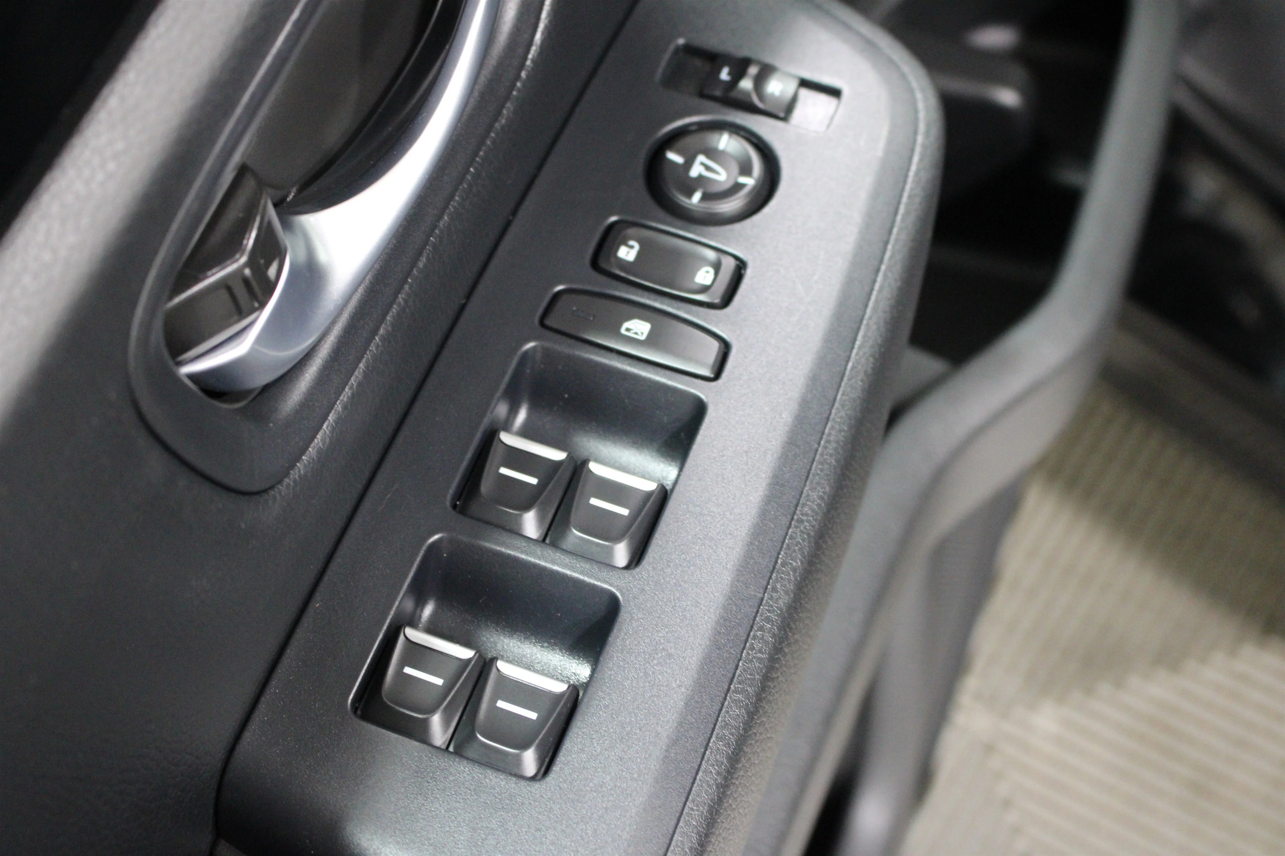 2025 Honda Pilot EX-L - Photo 7