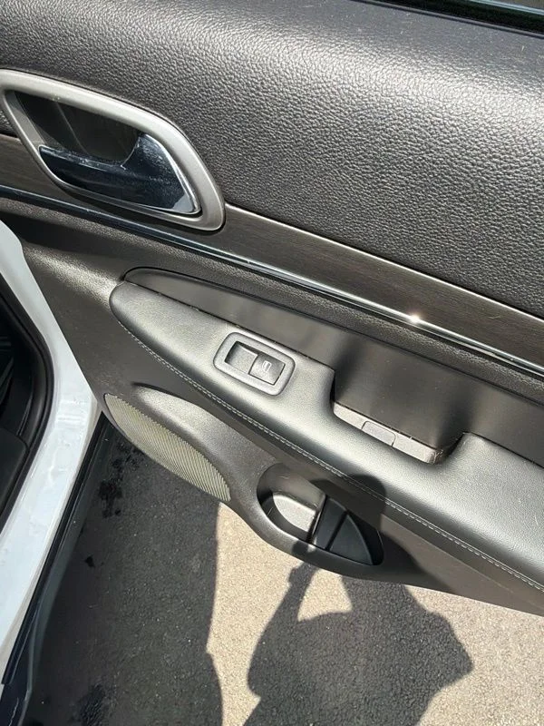 Used 2018 White Jeep Limited image 11