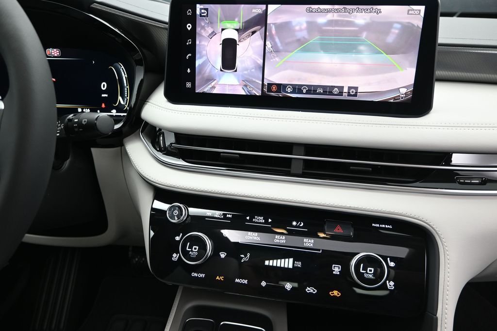 New 2027 MINERAL BLACK INFINITI Luxe FWD image 29