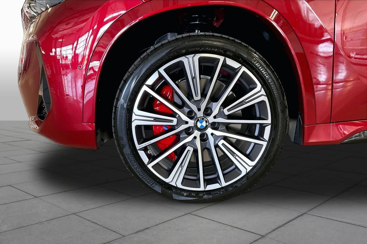 New 2026 Vegas Red Metallic BMW xDrive28i image 11