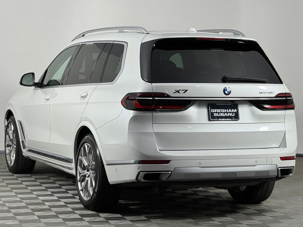 Used 2023 White Metallic BMW xDrive40i image 4