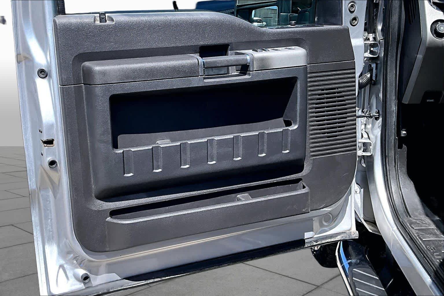 Used 2016 Ingot Silver Metallic Ford Lariat image 24