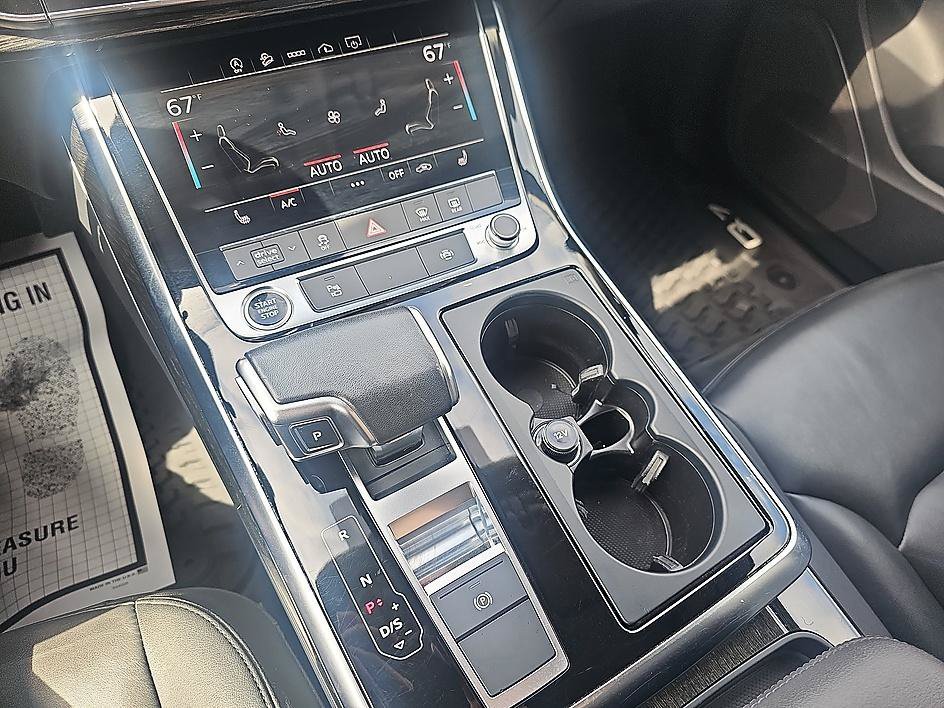 Used 2022 Carrara White Audi Premium image 22