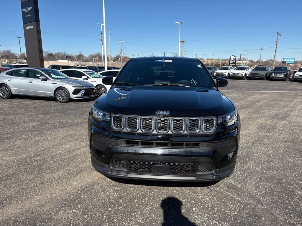 Used 2025 Jeep Compass Sport with VIN 3C4NJDAN5ST526392 for sale in Kansas City