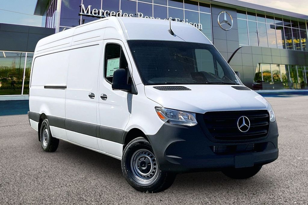 2026 Mercedes-Benz Sprinter 2500 170 WB High Roof's photo