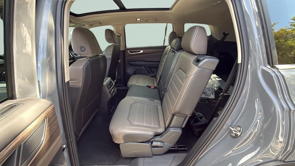 New 2026 Pure Gray Volkswagen 2.0T SEL image 35
