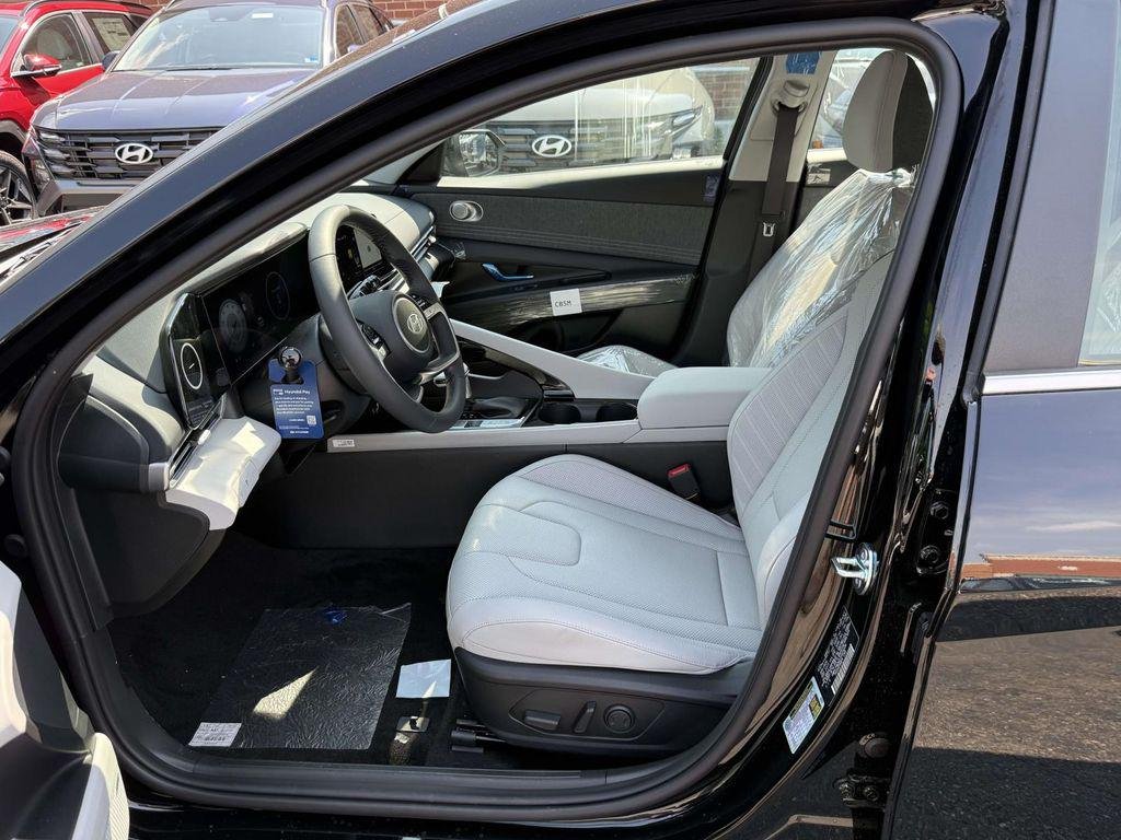 New 2026 Abyss Black Hyundai Limited image 12