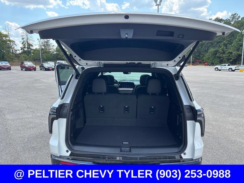 Used 2025 Iridescent Pearl Tricoat Chevrolet High Country image 23