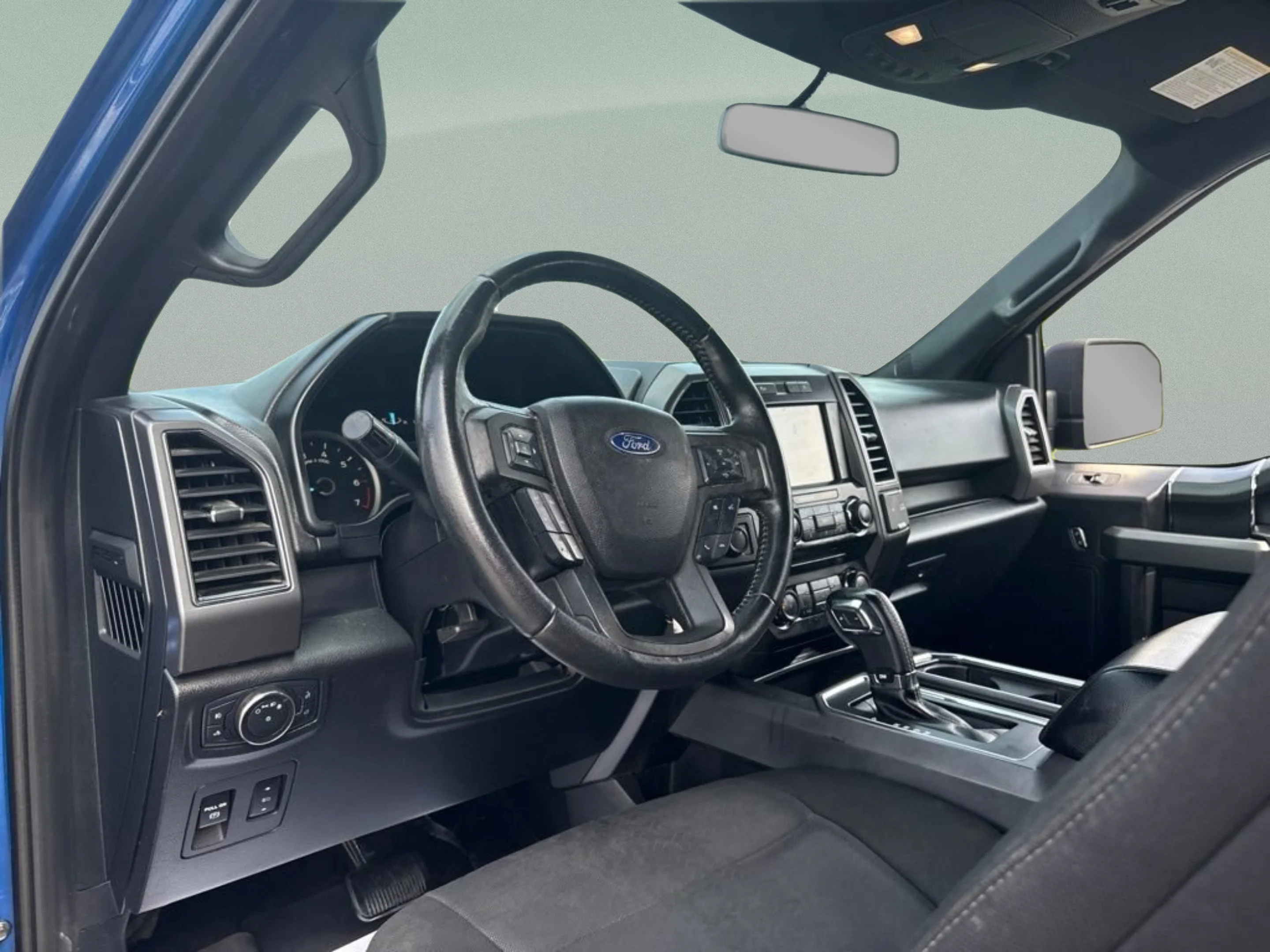 Used 2018 Lightning Blue Ford XLT image 17