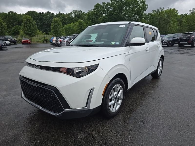 Used 2024 White Kia LX image 3