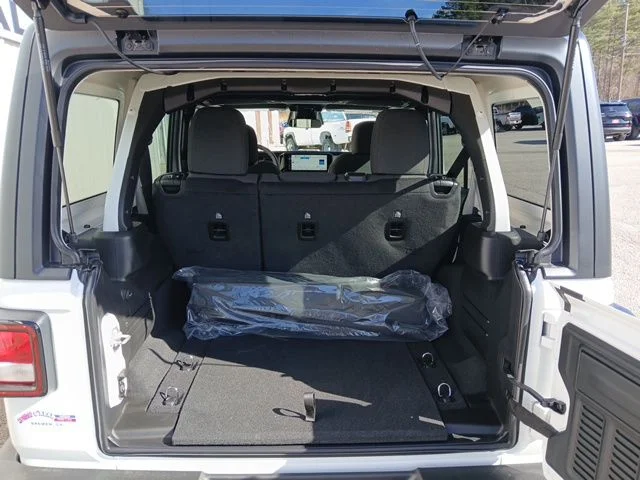 New 2026 Bright White Clear-Coat Exterior Paint Jeep Sport S image 14