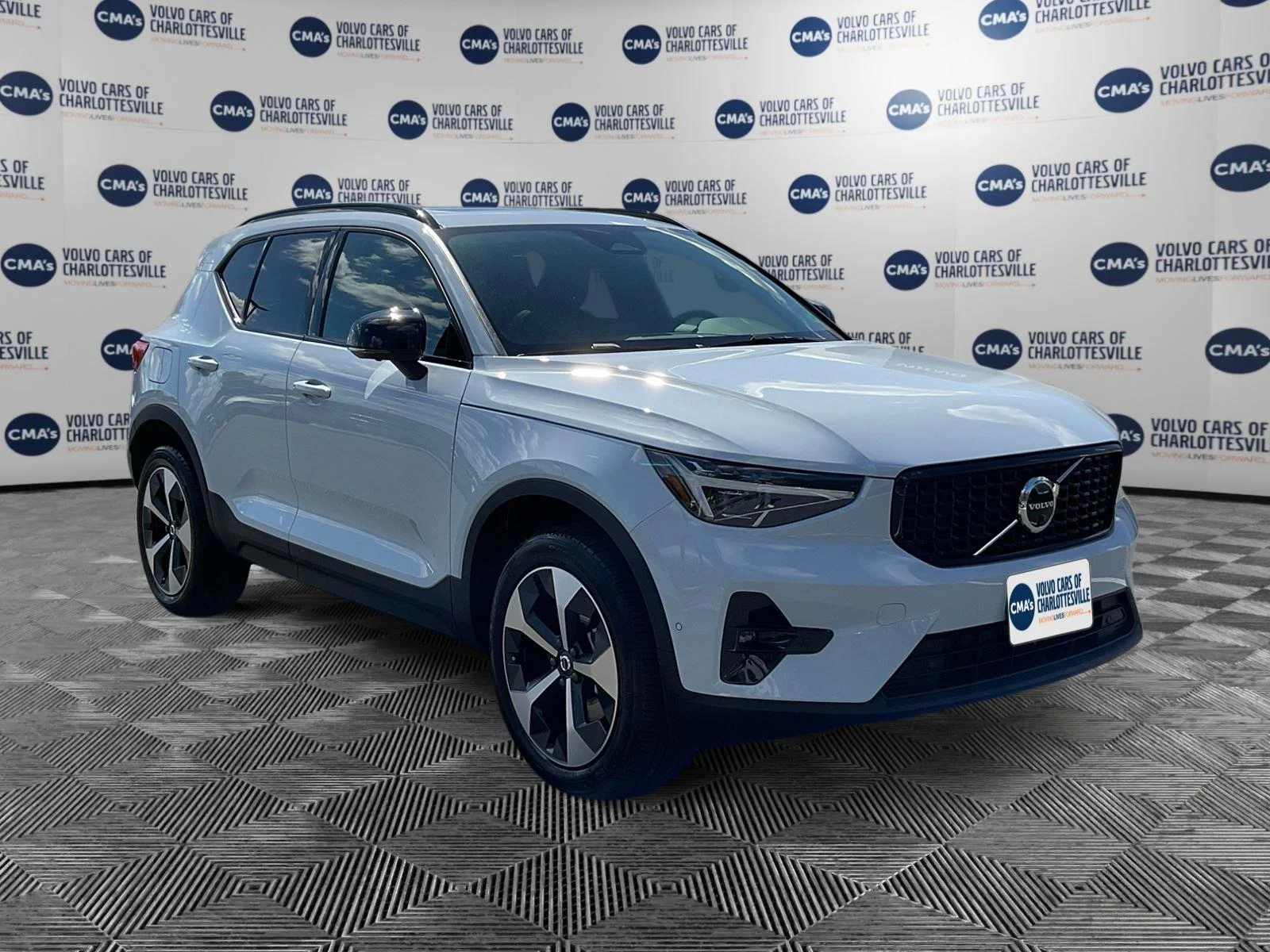 2026 Volvo XC40 Plus - Photo 7