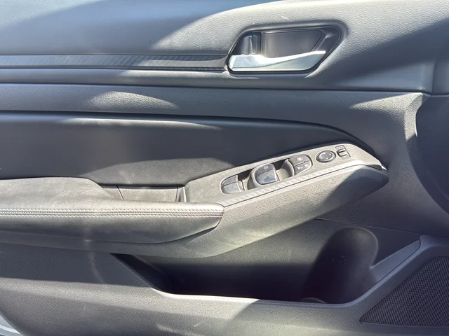 Used 2024 Silver Nissan 2.5 SV image 29