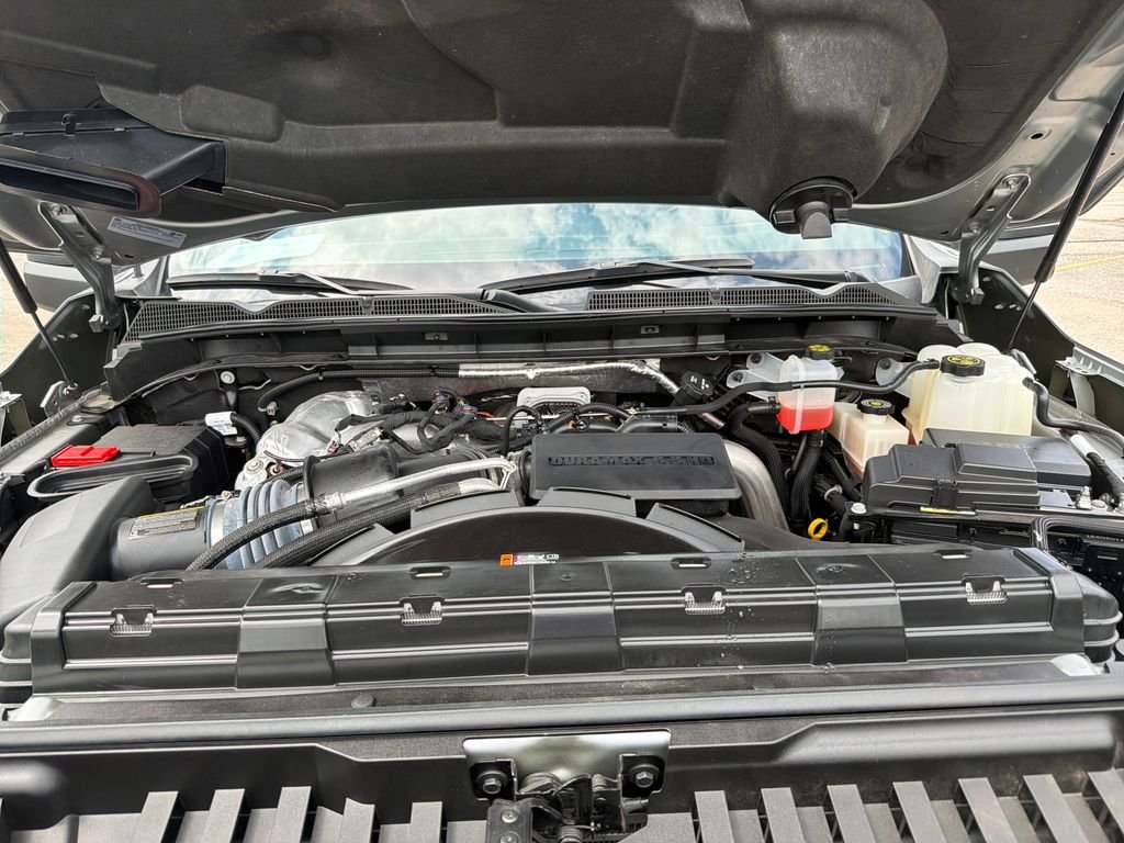 Used 2024 Silver GMC Denali Ultimate image 27
