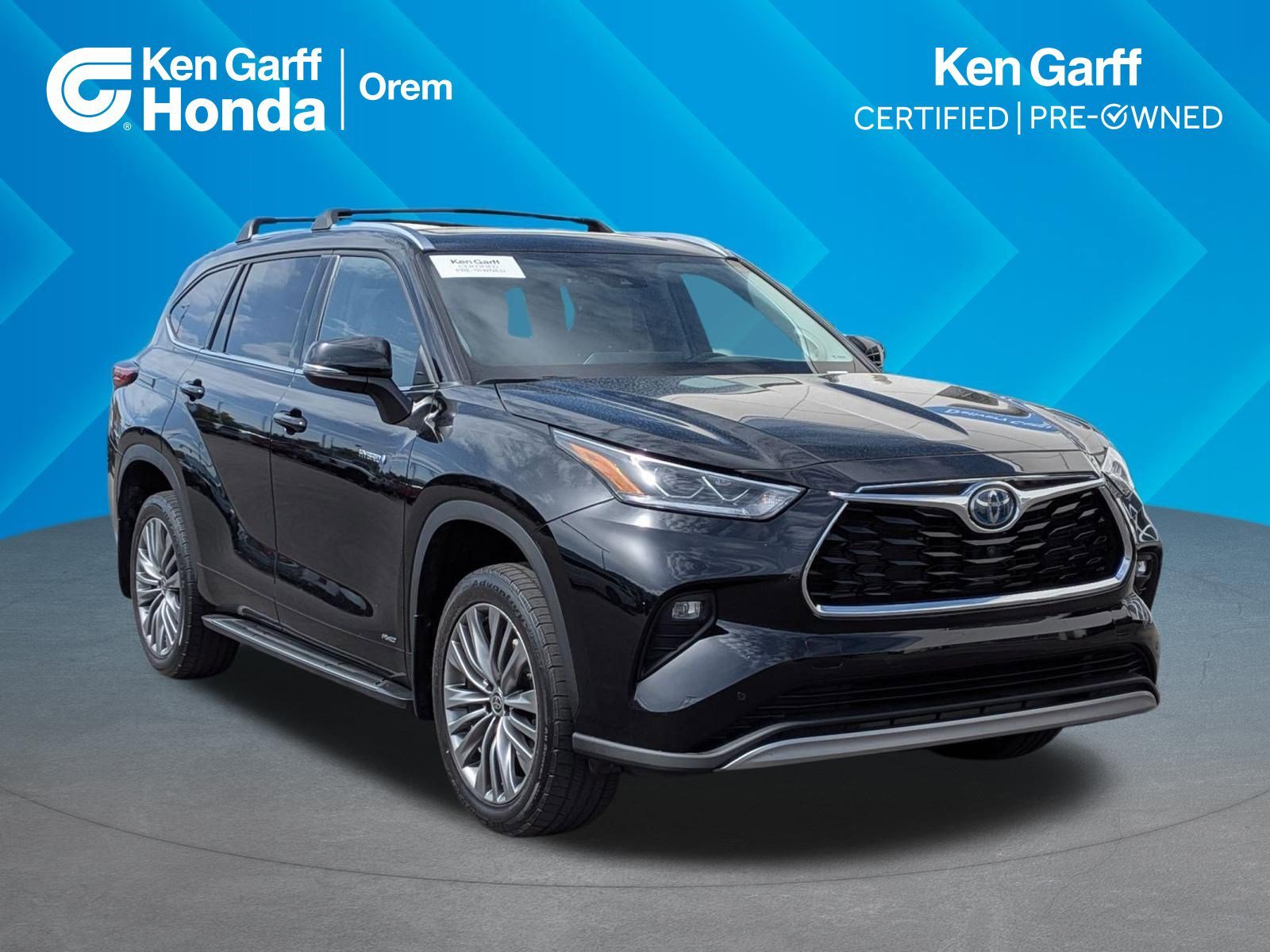 2021 Toyota Highlander Platinum Hybrid 4x4's photo