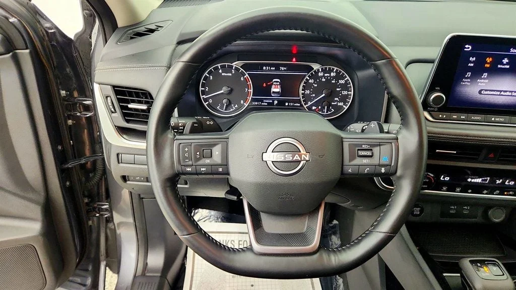 Used 2025 Gun Metallic Nissan FWD SV image 13