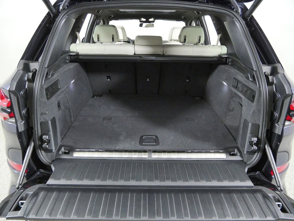 Used 2026 Carbon Black Metallic BMW xDrive50e image 29