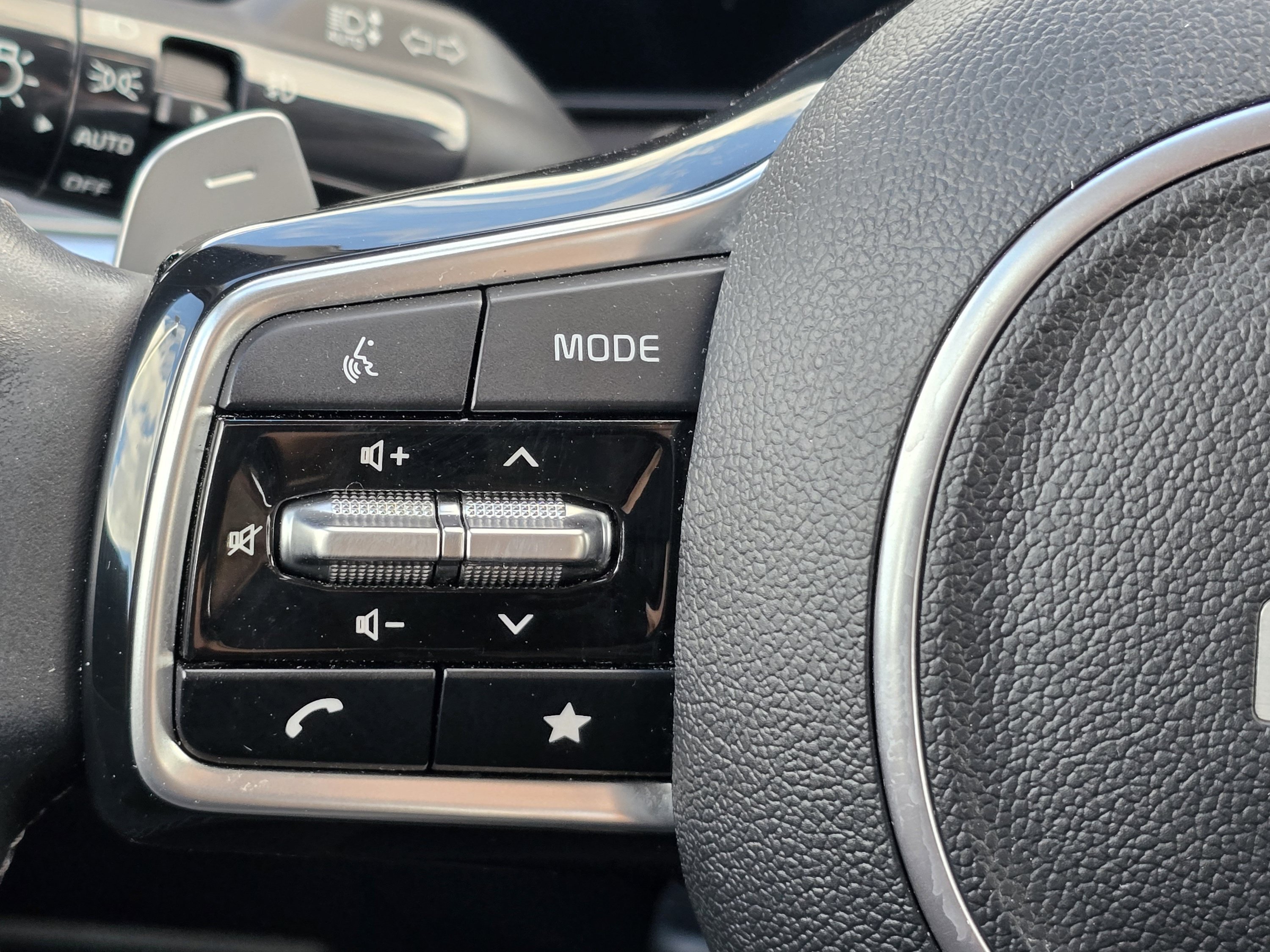 Used 2025 Interstellar Gray Kia EX image 20