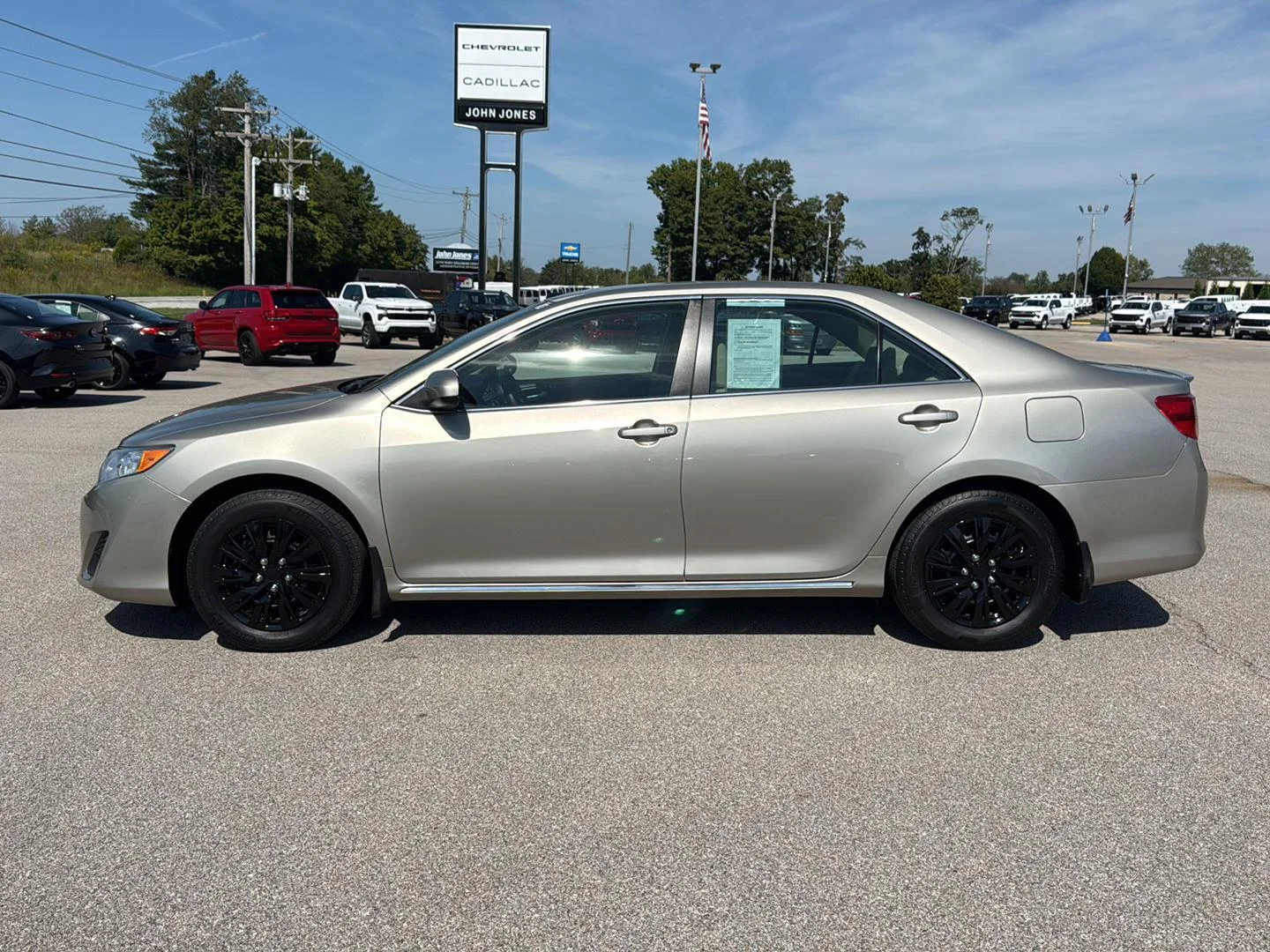 Used 2014 Creme Brulee Mica Toyota LE image 8