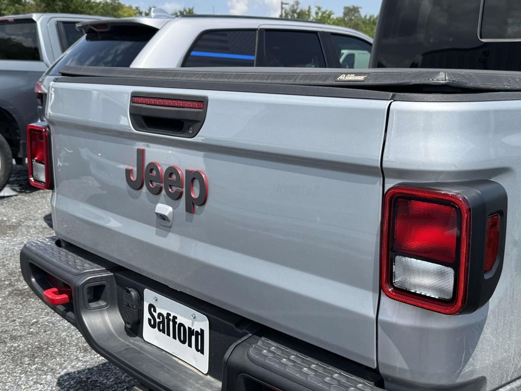 Used 2023 Silver Jeep Rubicon image 10